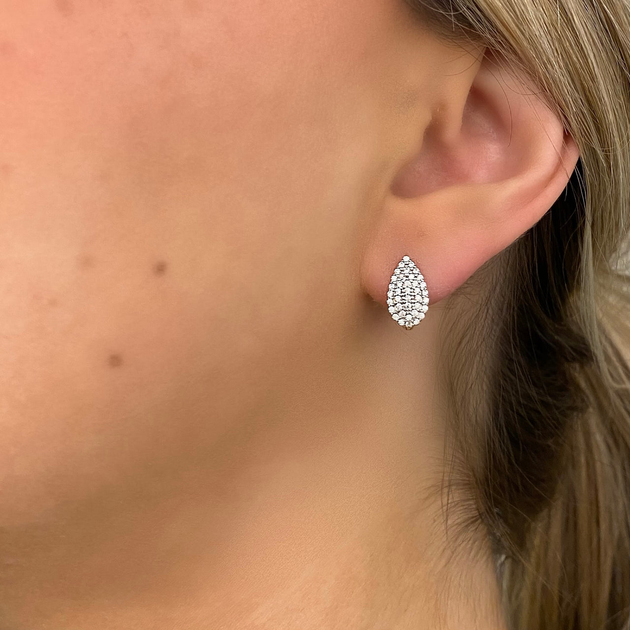 Juego Oro 10k, Anillo y Aretes en Forma de gota con Zirconias, Oro 10k