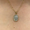 Medalla Oro 14k - Virgen Milagrosa con Madre Perla y Zirconias