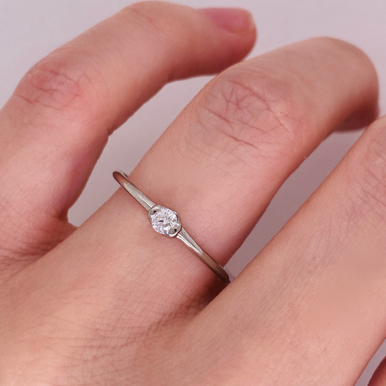 Anillo Solitario Oro Blanco 14k - Diamante Natural de 0.10 CT