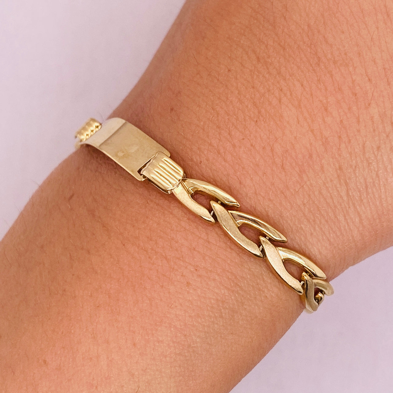 Esclava Oro 10k, Forma V, 14.5 cm Largo, Ancho 6 mm