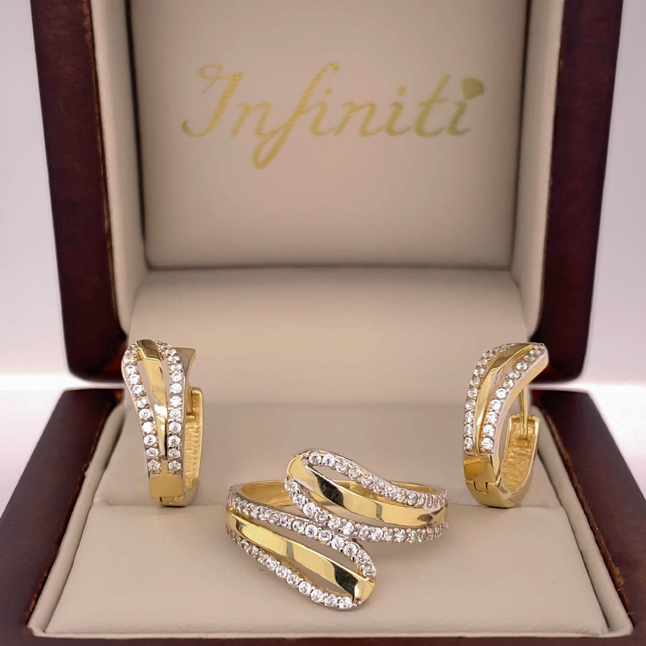 Juego Oro 10k - Anillo con Aretes de Zirconia