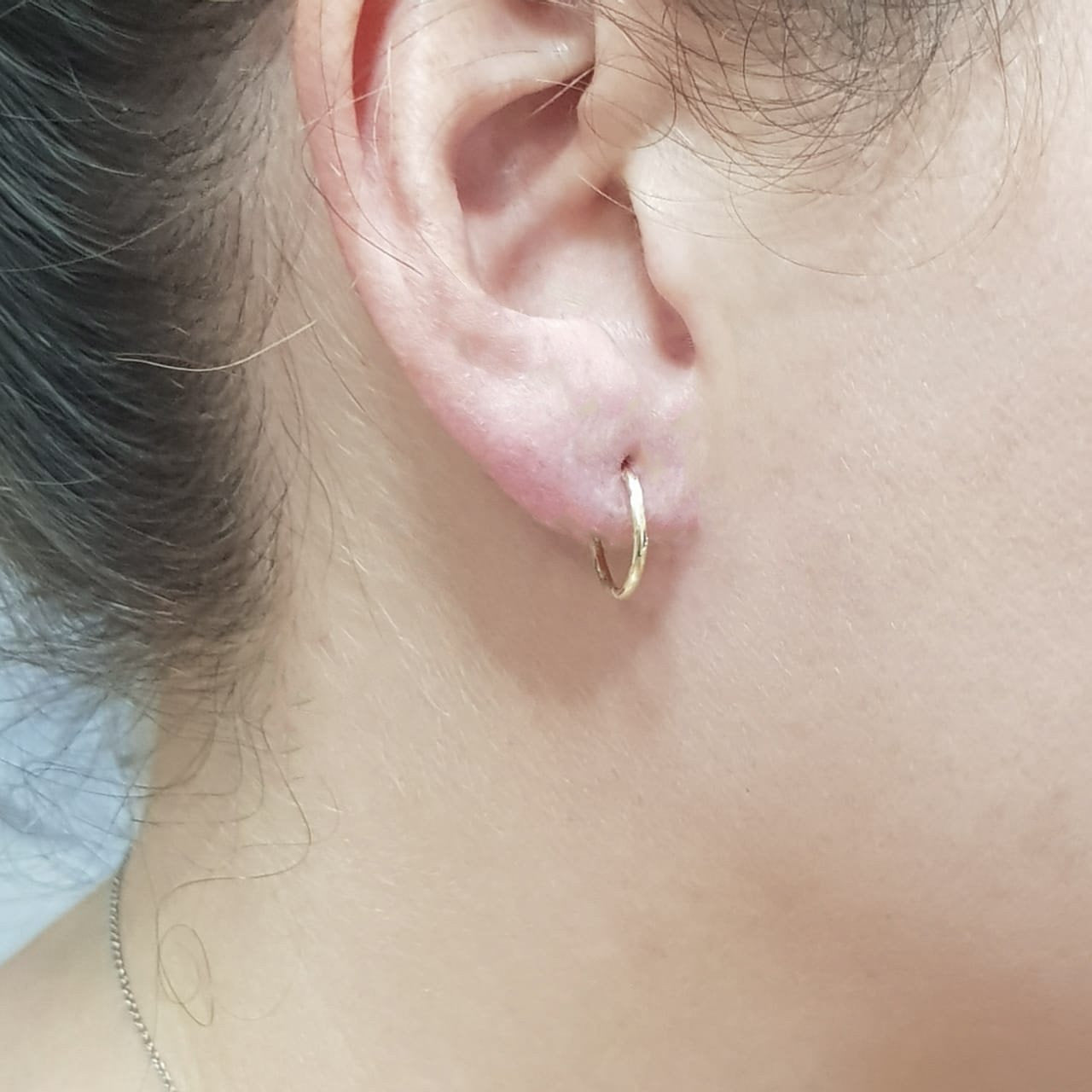 Arracada Tubo Diamantado, 1.2 cm Diámetro,  Oro 14k - Infiniti Joyas