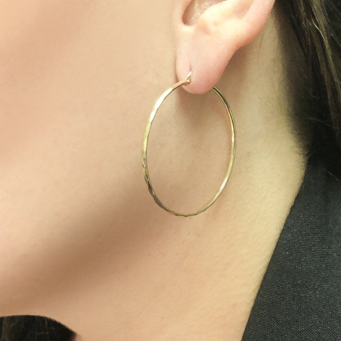 Arracada Oro 10k - Tubo Diamantado 4 cm Diámetro - Infiniti Joyas