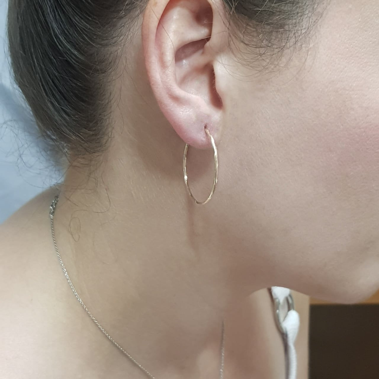 Arracada Tubo Diamantado  2.8 cm Diámetro Oro 14k - Infiniti Joyas