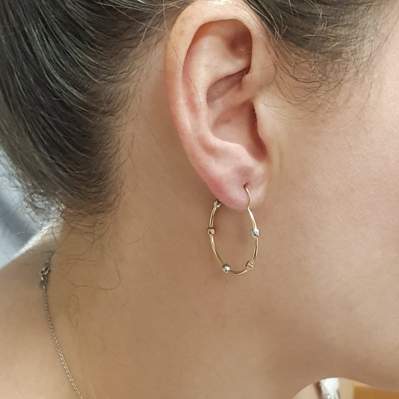 Arracada tubo, bolitas Florentino, 2.5 cm Diámetro, Oro 10k - Infiniti Joyas