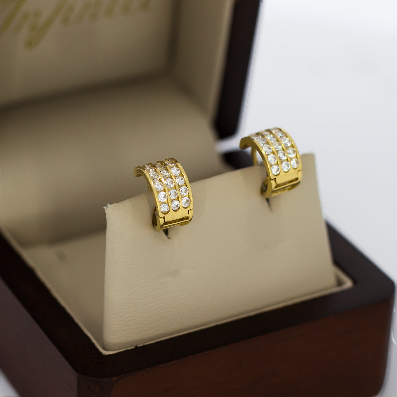 Huggies Oro 14k - Zirconias, 1 cm Díametro, Ancho 6 mm