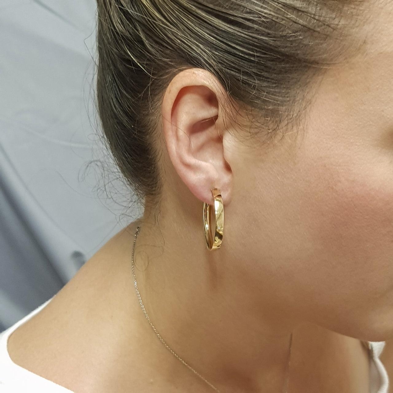 Arracada Tubo Lisa 3 cm Diámetro, Ancho 4 mm, Oro 10k - Infiniti Joyas