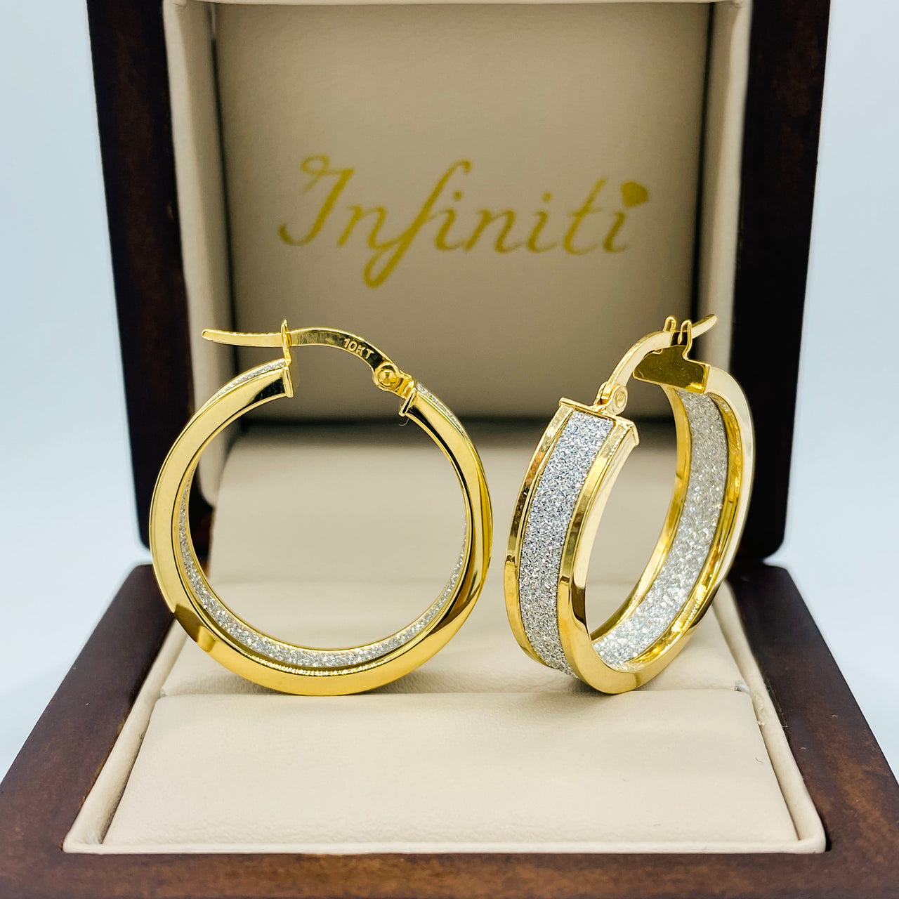 Arracada Diamantada Oro 10k 2.5 cm Diámetro, Ancho 6 mm
