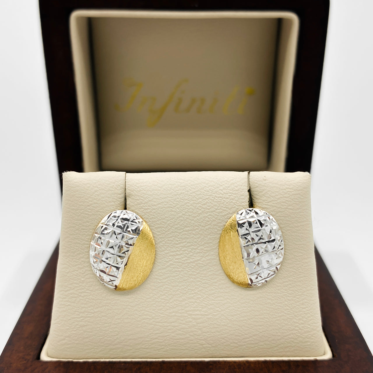 Arete Oro 14k - Mitad Diamantado, 1 cm de Ancho, 1.4 cm de Largo