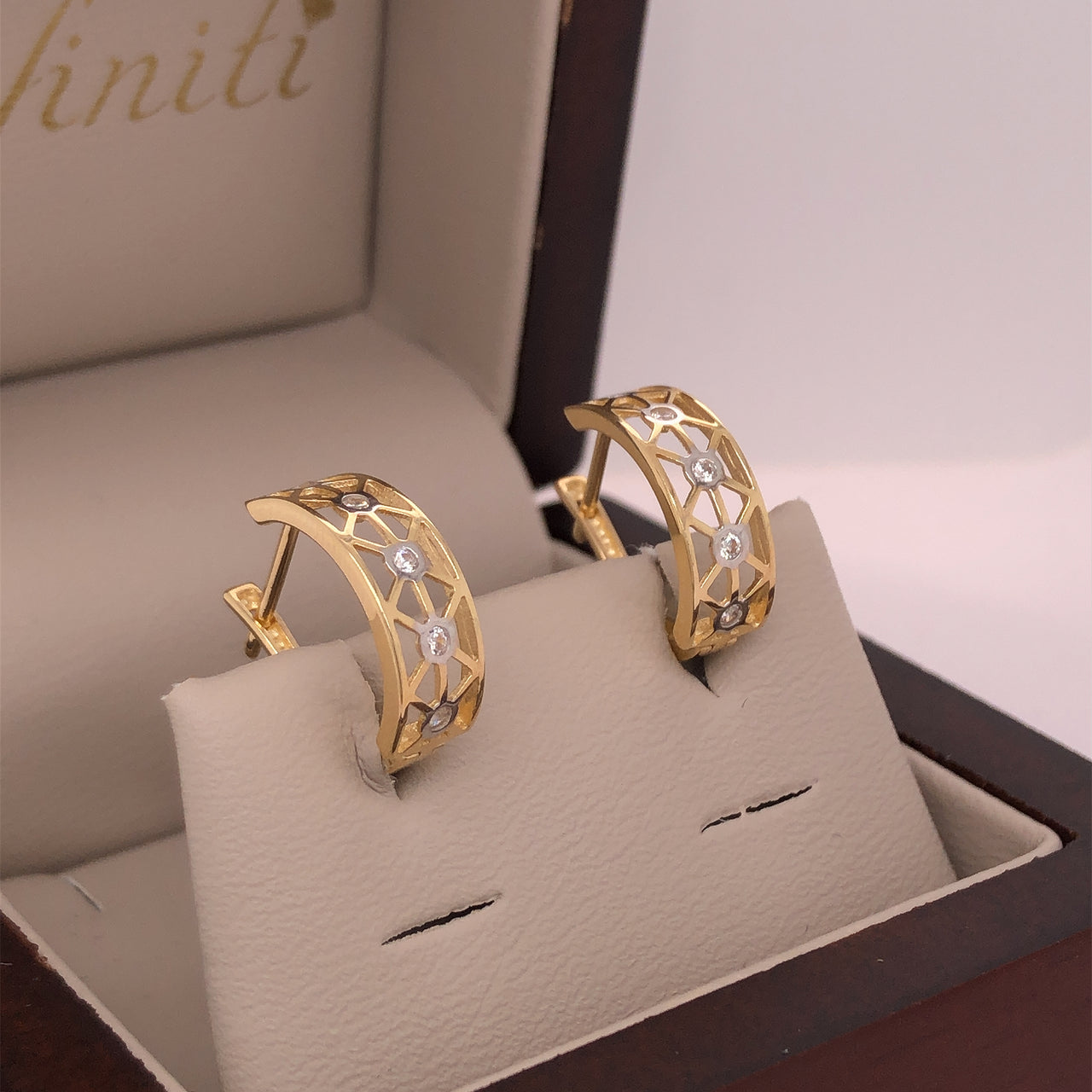 Aretes Oro 14k - Zirconias con Platinado, Ancho 5 mm