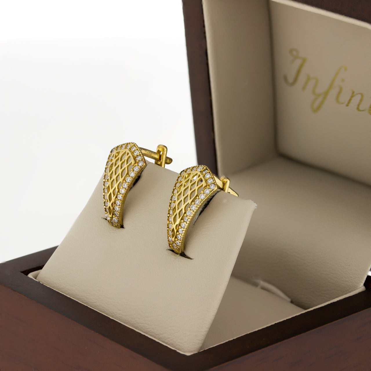 Arete Oro 10k, rombos con Zirconias, 1.7 cm alto, Ancho 9 mm, Oro 10k