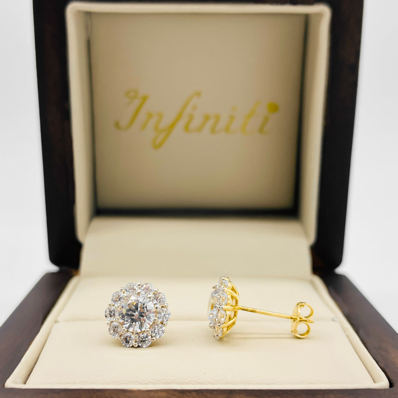 Aretes Oro 10k, en Forma de flor con Zirconias