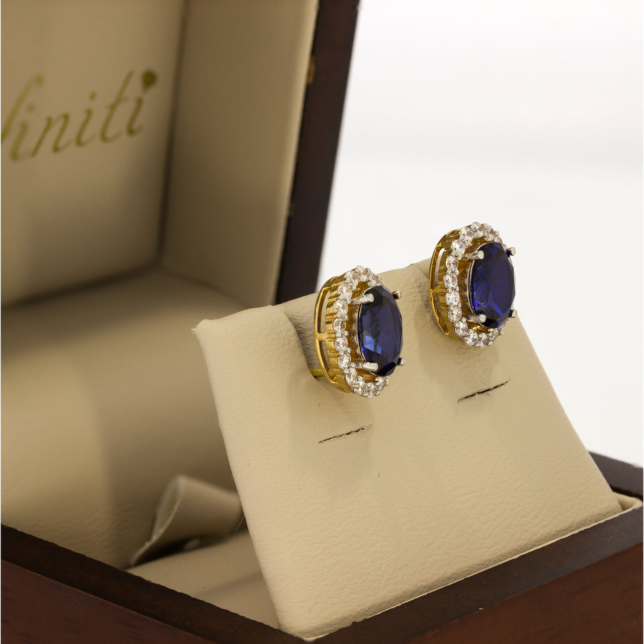 Aretes Oro Amarillo 10k, Halo con Zafiro de Zirconias