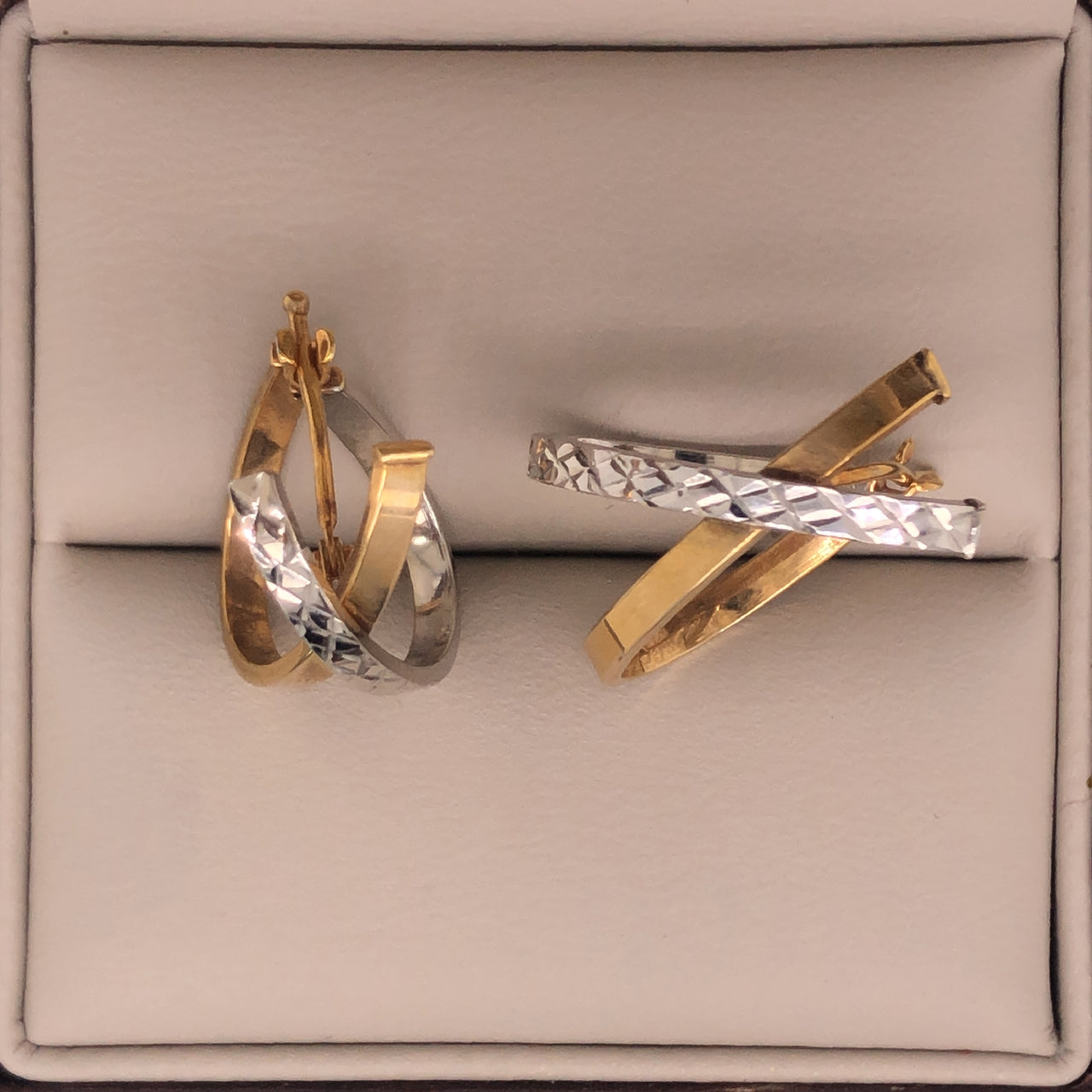 Aretes Oro Amarillo con Blanco 10k - Forma de X Diamantada