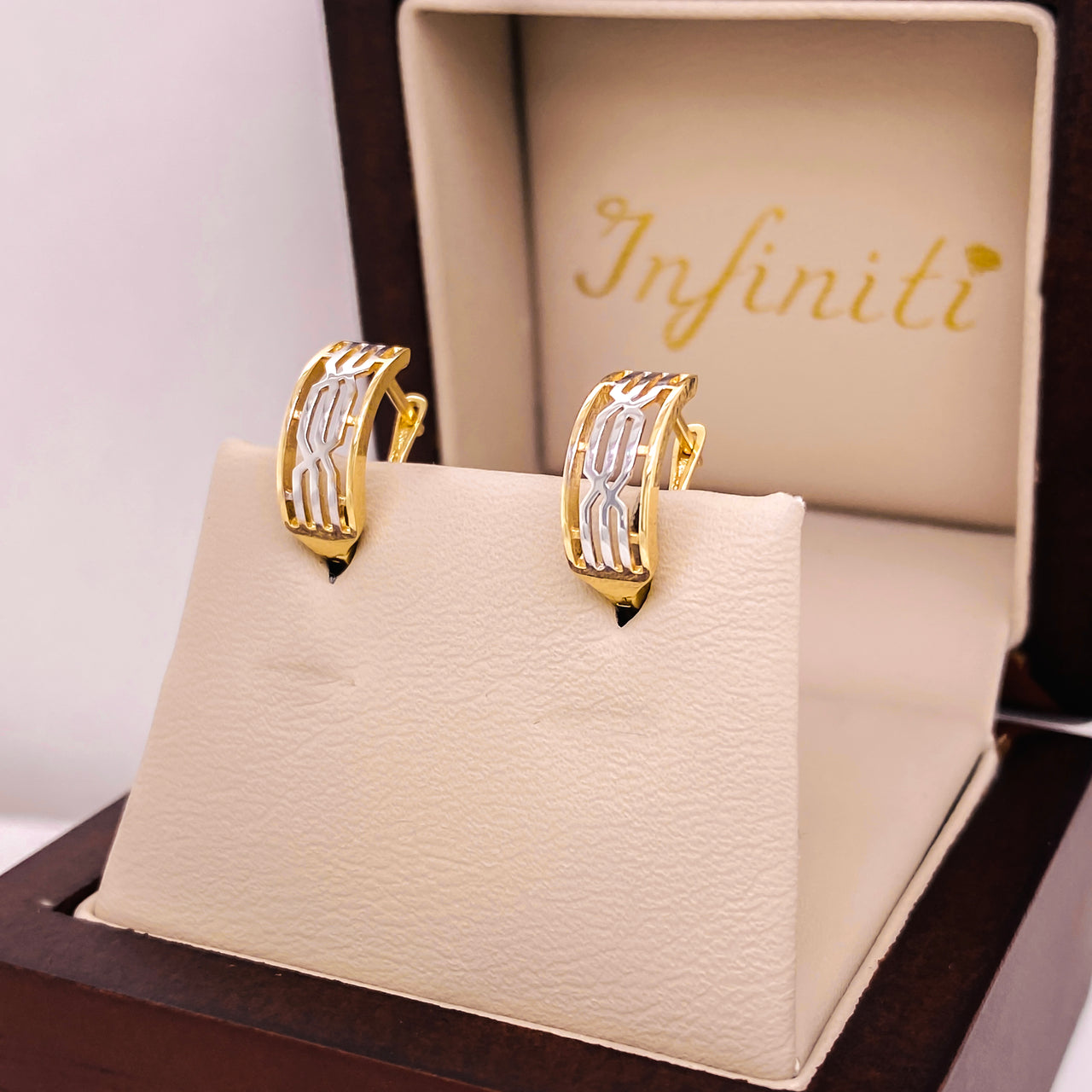 Arete Oro 10k - Diseño Geométrico en Oro Blanco