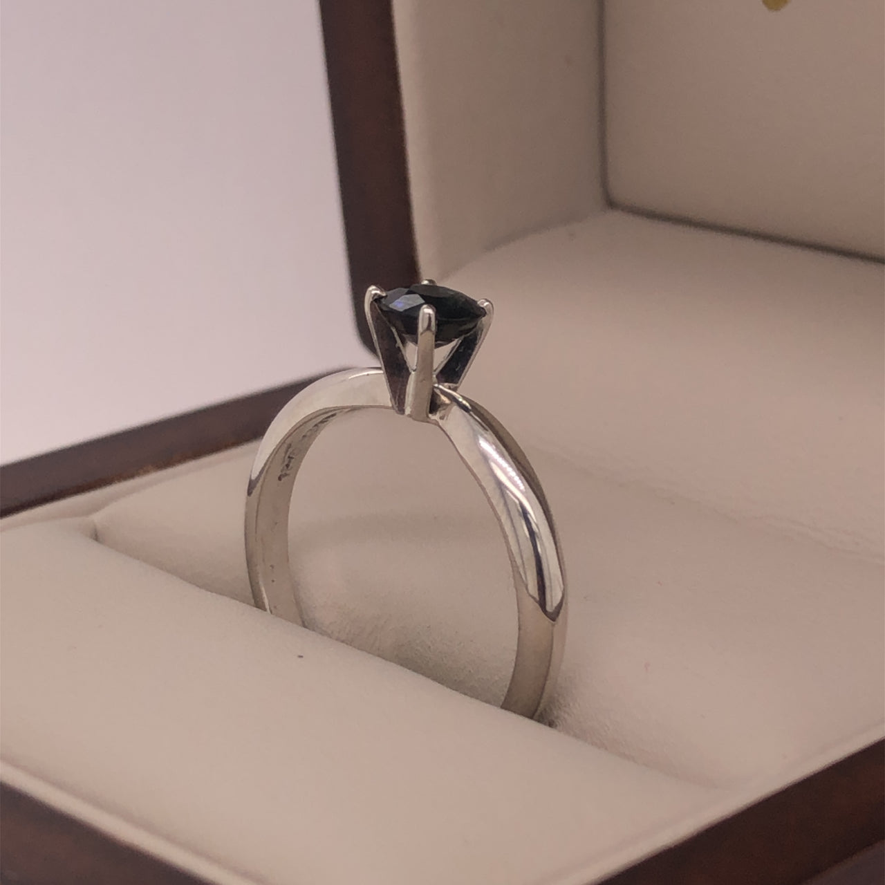Stella - Anillo de Zafiro Natural 75 Puntos Oro 14k
