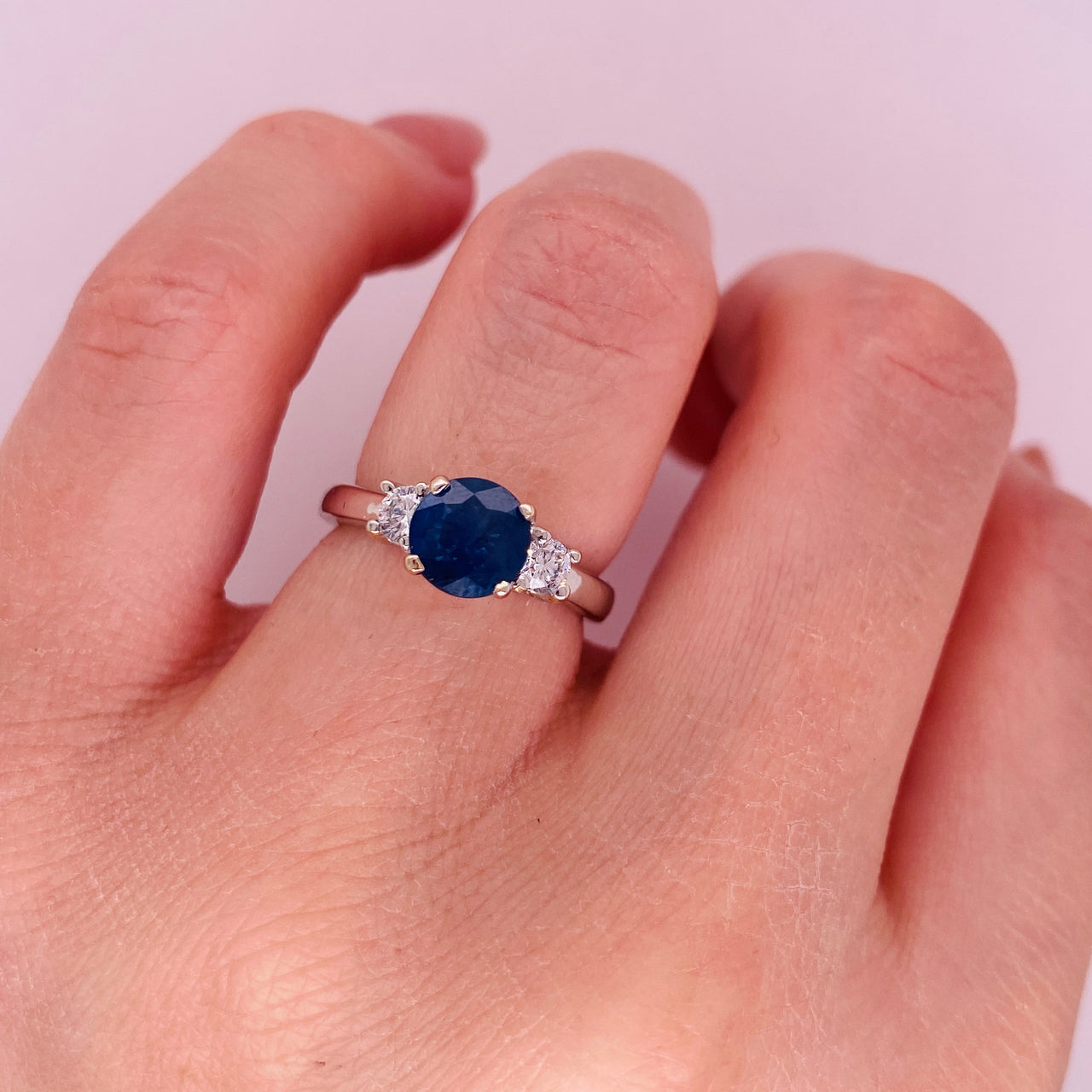 Trinity Grande - Anillo de Zafiro Natural de 1 Quilate con Diamantes en Oro 14k