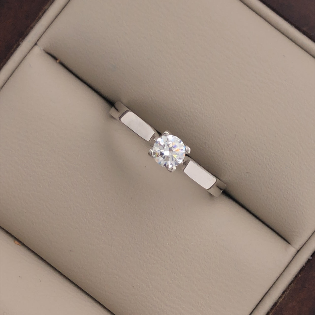 Anillo Oro Blanco 10k, Solitario Zirconia 4 mm - Infiniti Joyas