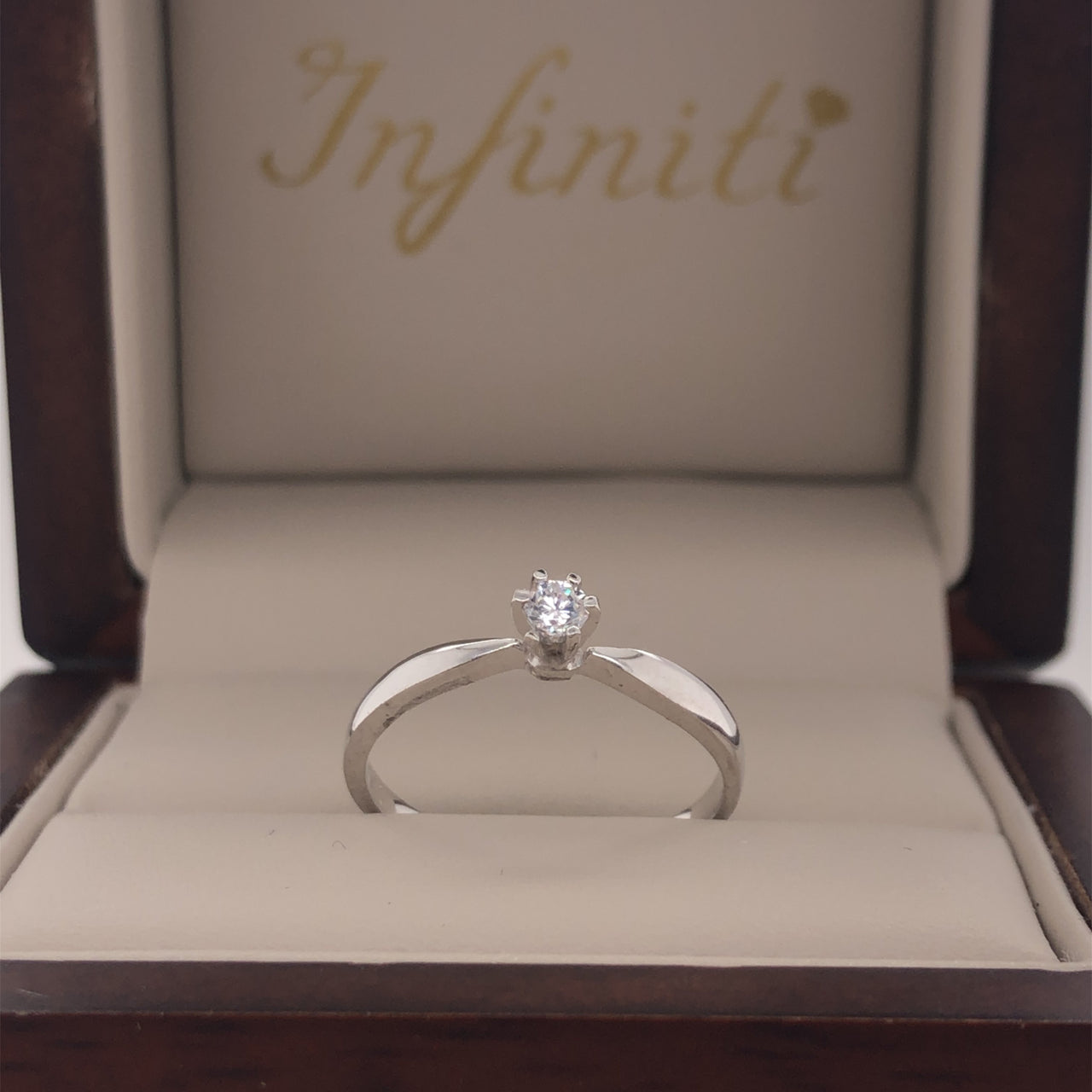 Anillo Solitario Oro Blanco 14k, con Zirconia de 3 mm - Infiniti Joyas