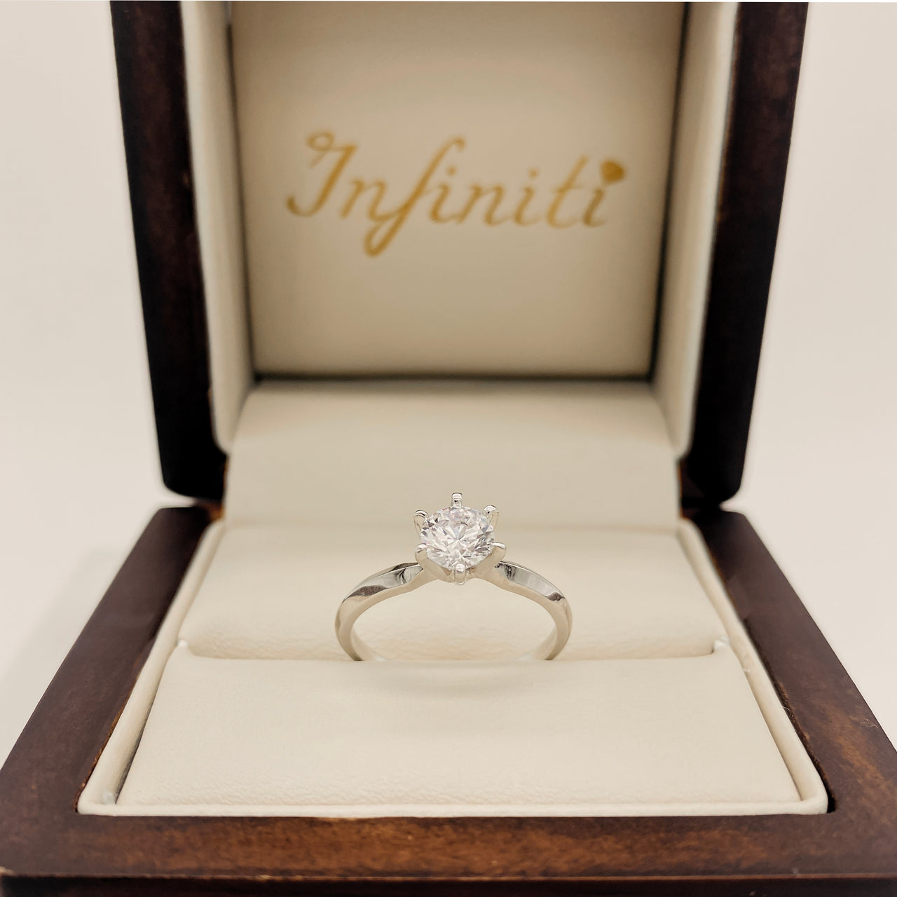 Anillo Oro Blanco 10k, Zirconia de 5 mm