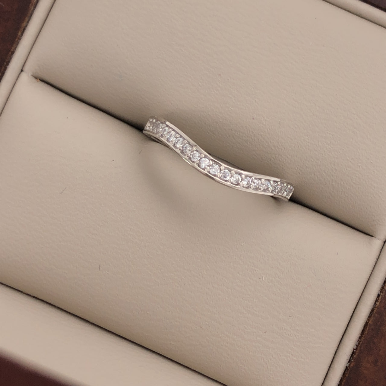 Churumbela Oro Blanco 10k, con Zirconias de 1 mm