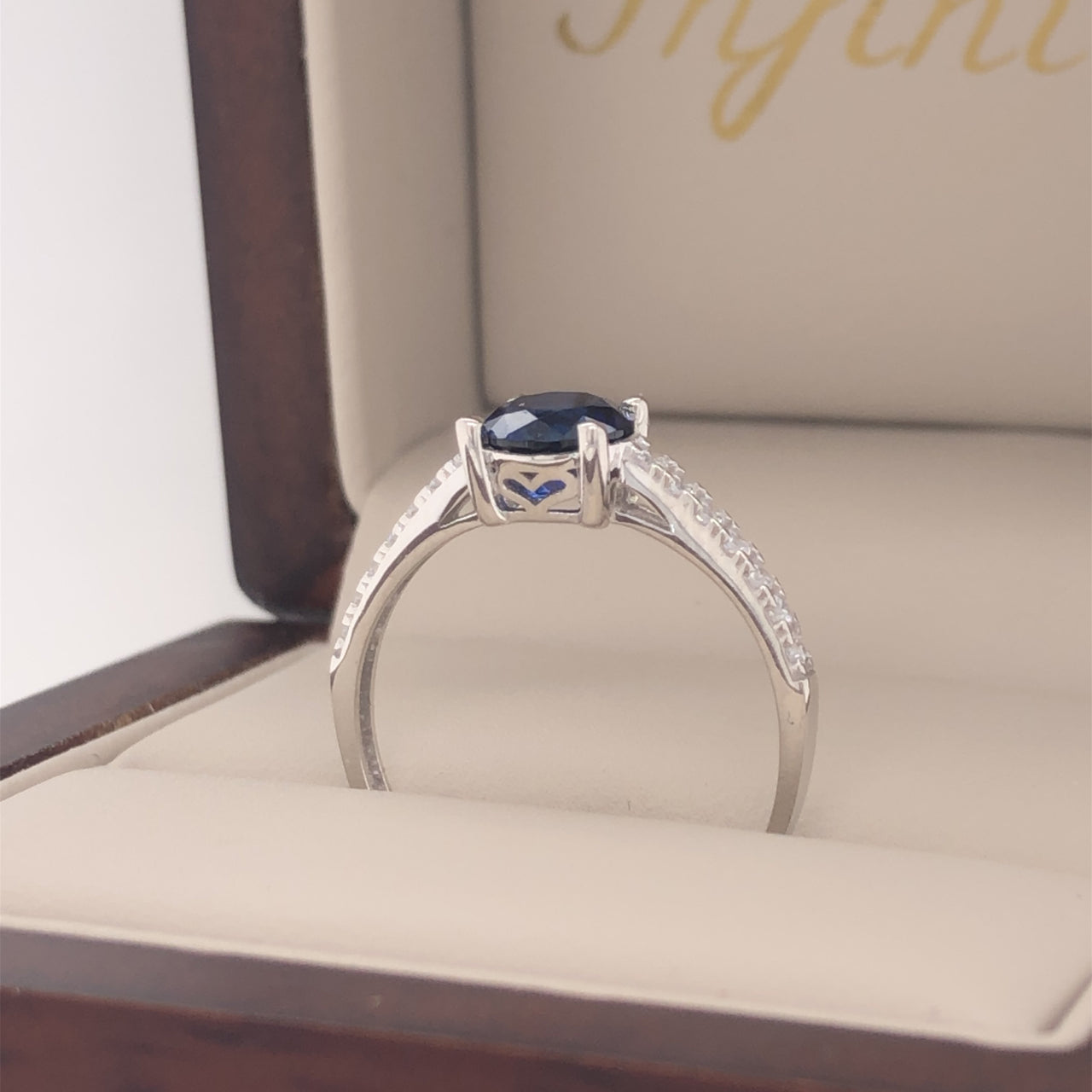 Anillo Oro Blanco 14k, Pavé con Zafiro Creado 6 mm - Infiniti Joyas
