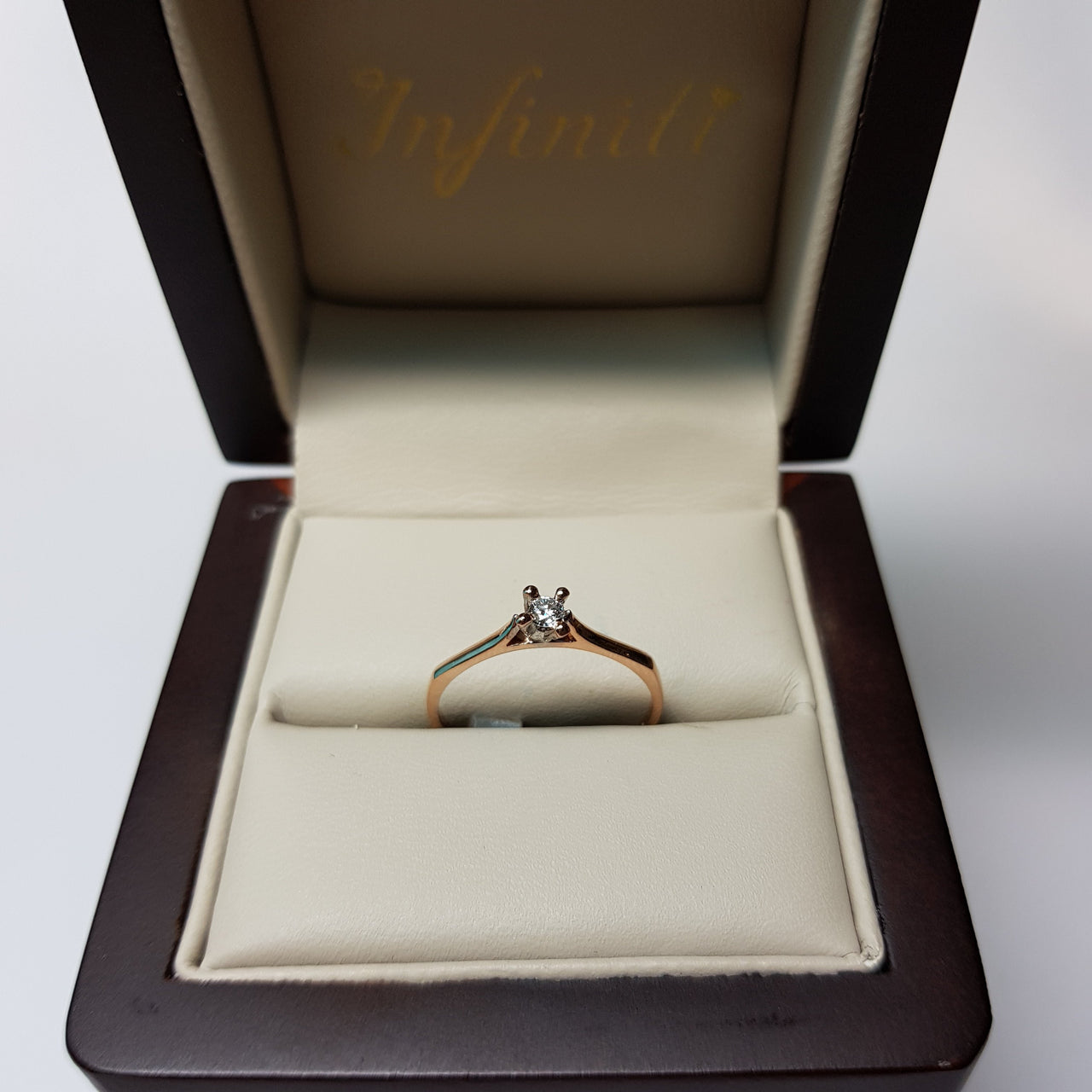 Anillo Solitario Oro Rosa 14k, Diamante de 7 Puntos - Infiniti Joyas