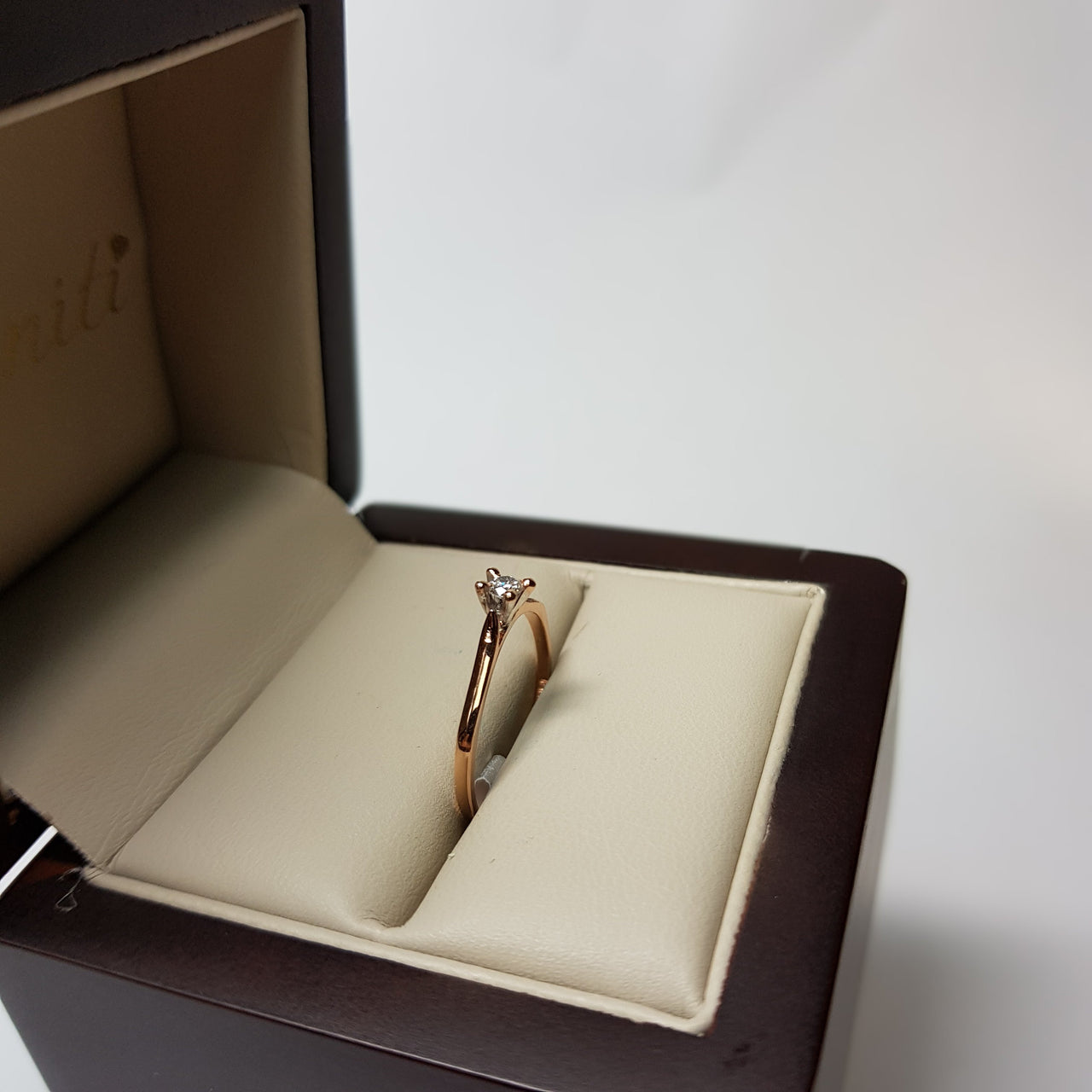 Anillo Solitario Oro Rosa 14k, Diamante de 7 Puntos - Infiniti Joyas