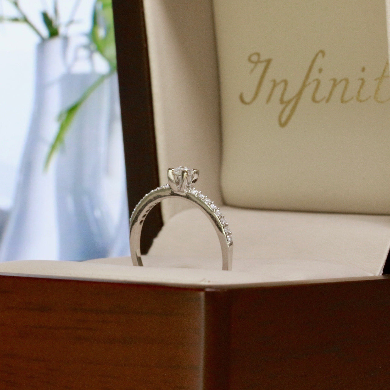 Anillo Oro Blanco 14k, Pavé Diamante 23 Puntos Totales - Infiniti Joyas