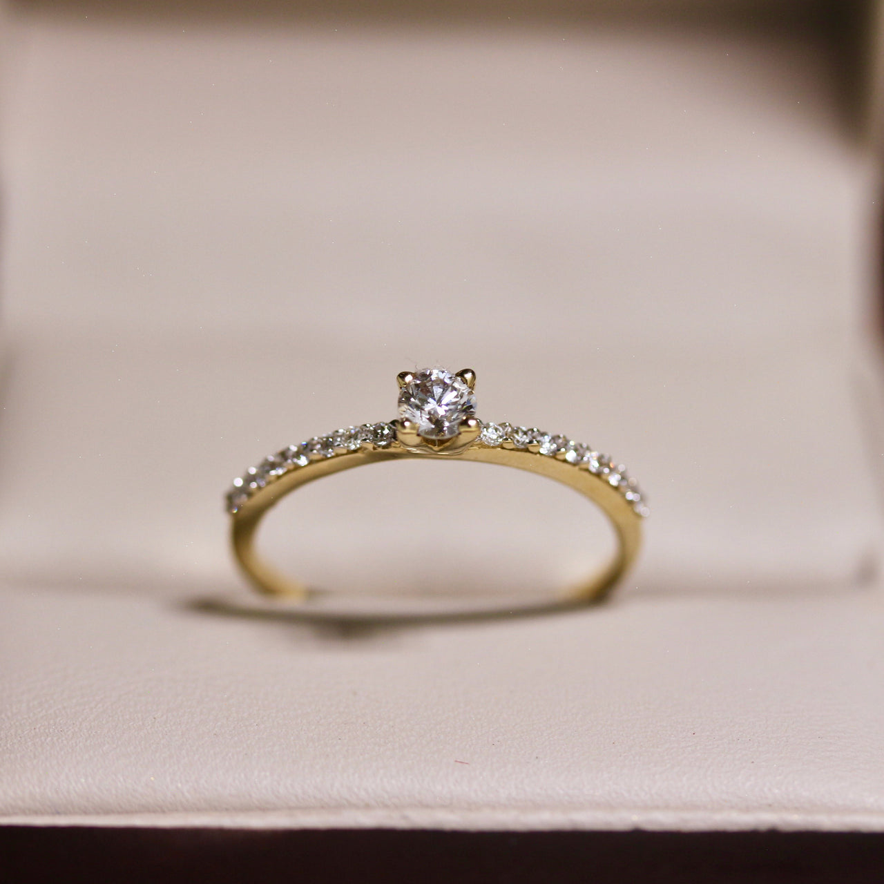 Anillo Oro 14k, Pavé Diamante 28 Puntos Totales - Infiniti Joyas