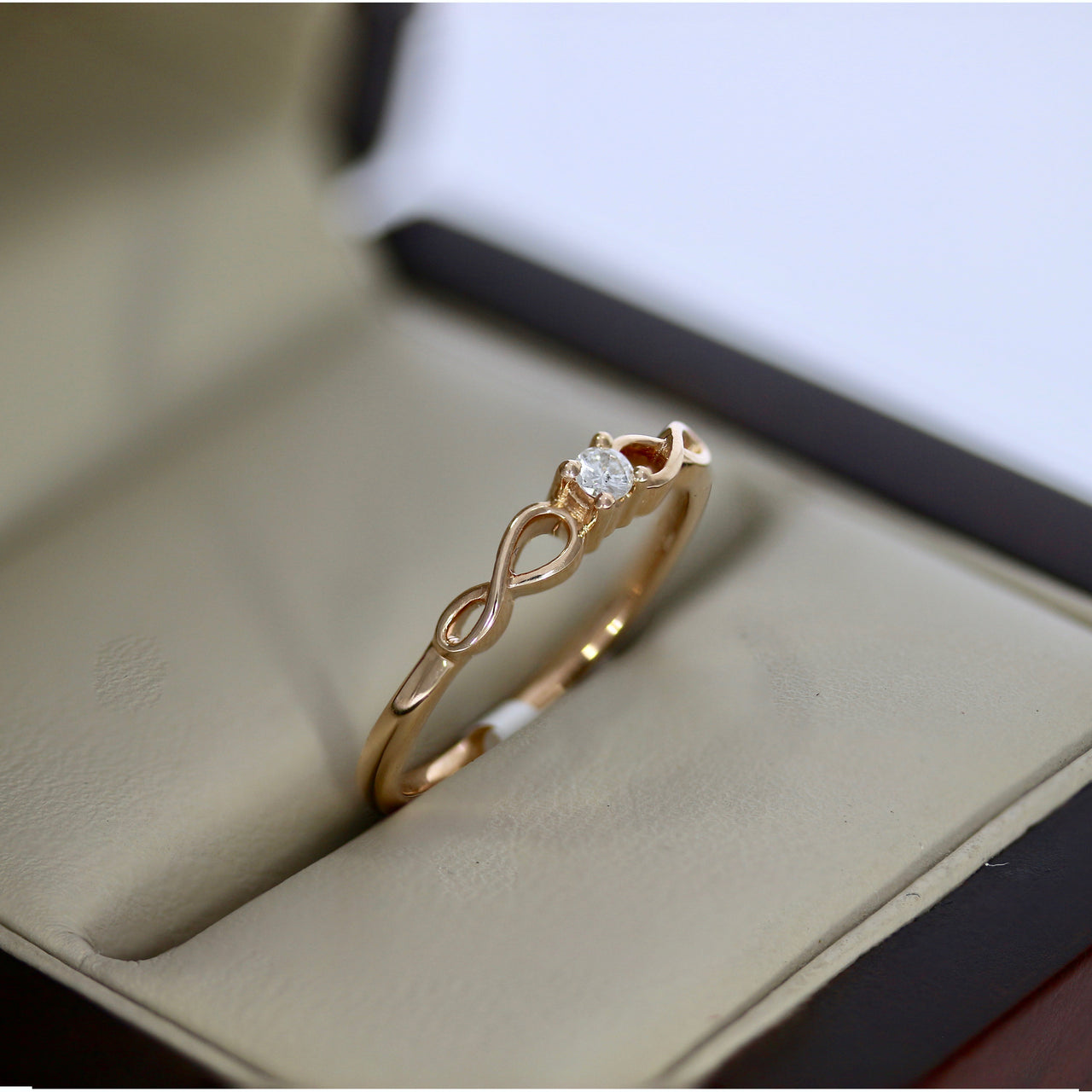 Anillo Oro Rosa 14k, Solitario Diamante Natural de 5 Puntos - Infiniti Joyas