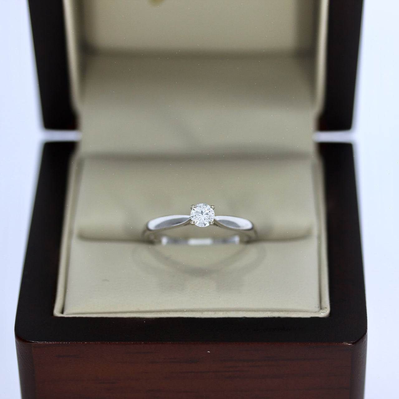Anillo Oro Blanco 14k, Solitario Diamante Natural de 28 Puntos - Infiniti Joyas