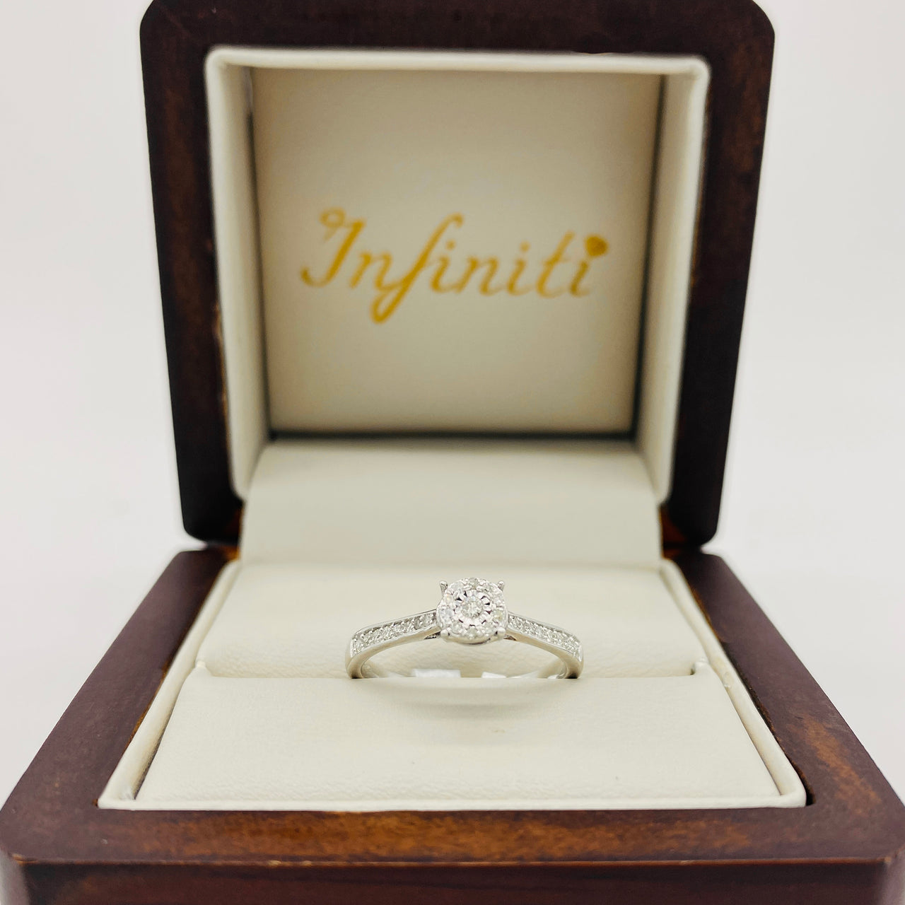 Anillo Oro Blanco 14k - Halo Diamante Natural 0.12 CTW