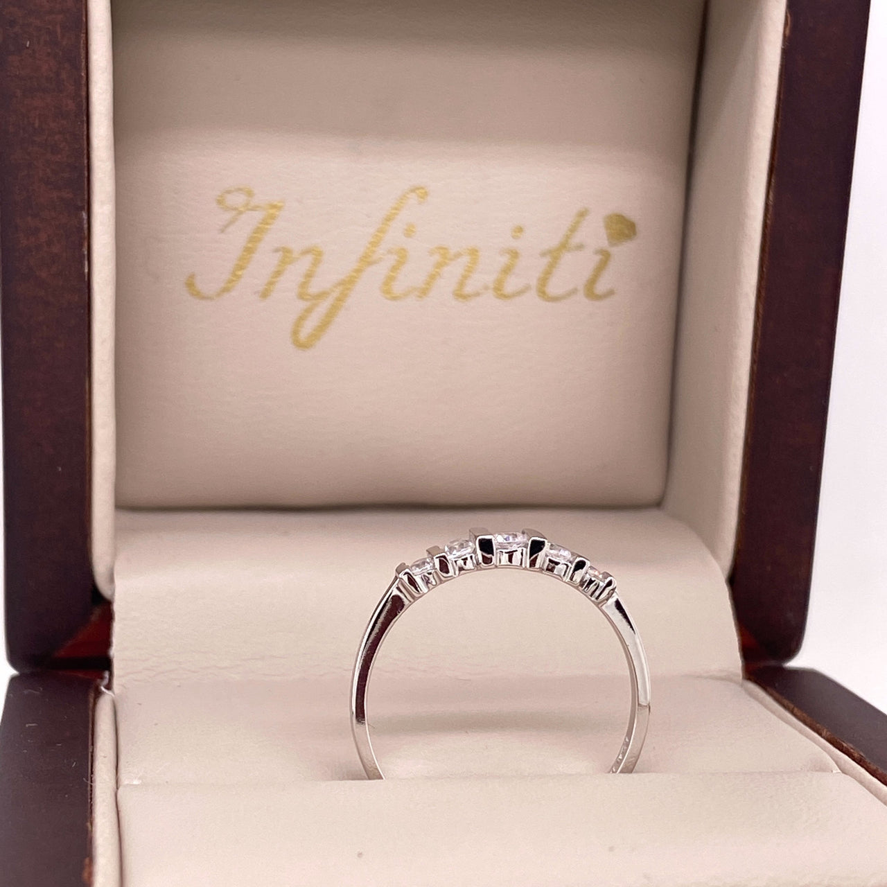 Churumbela Oro Blanco 10k, Modelo 5 Piedras de Zirconia - Infiniti Joyas