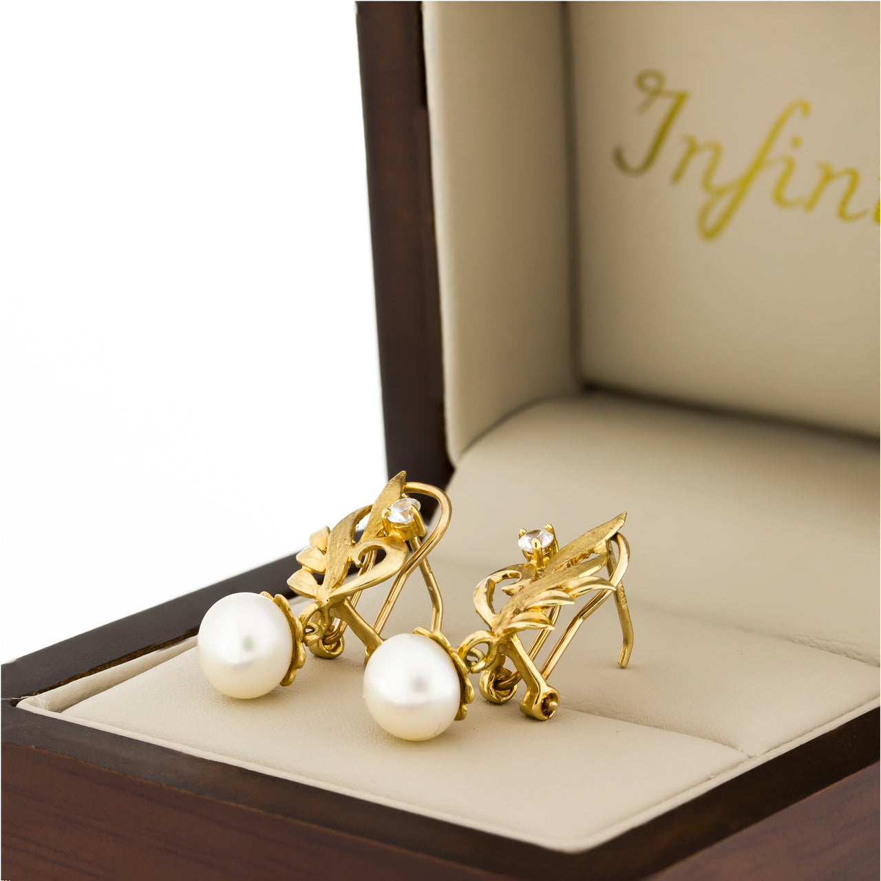 Aretes Oro 10k, hojas con Perla y Zirconia, 2.2 cm alto, Ancho 9 mm, Oro 10k