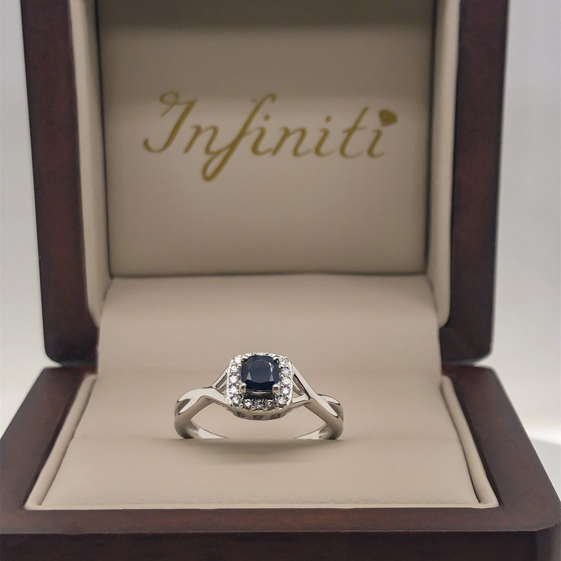 Anillo Oro Blanco 14k, Halo Zafiro Natural 28 Pts con Diamantes - Infiniti Joyas